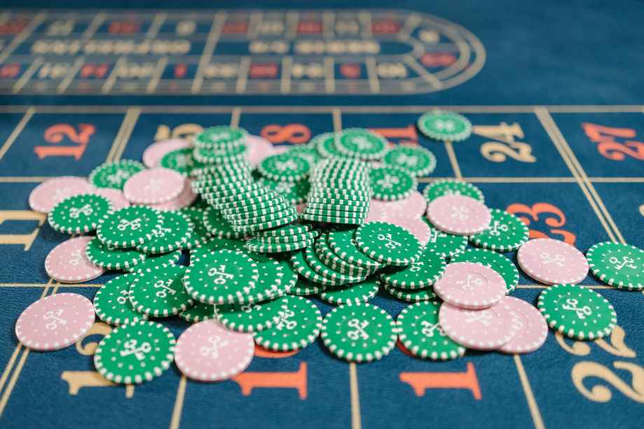 Comment les dealeurs en direct ont transformé les casinos en ligne
